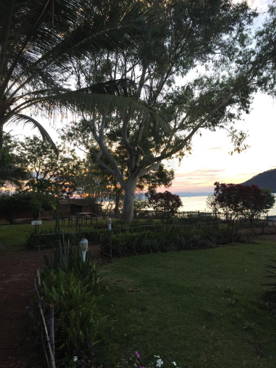 Cape Mac Lodge Cape Maclear 外观 照片